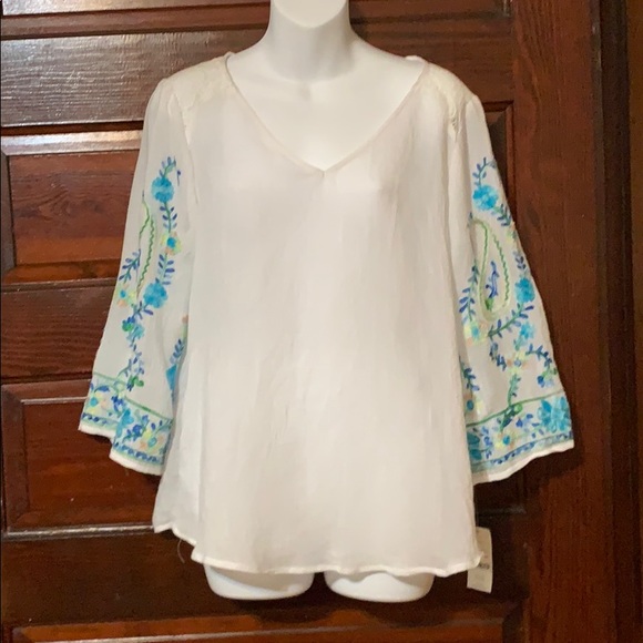 Valerie Stevens Tops - Valerie Stevens Embroider Floral Shirt